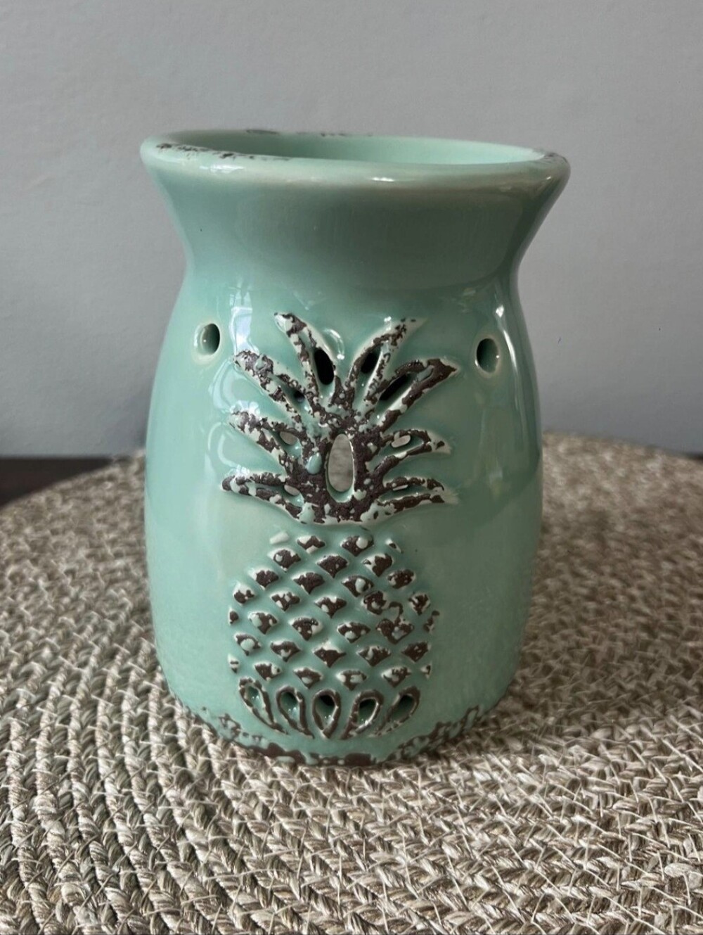 Vintage Green Mint Pineapple Ceramic Aromatherapy Diffuser Burner - Picture 6 of 10